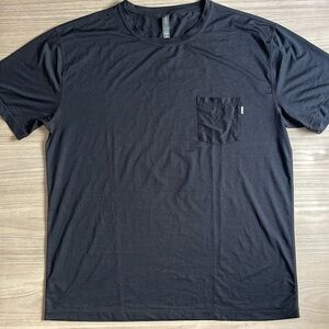 MENS VUORI BLACK WORKOUT SHIRT FRONT POCKET SIZE XXL 2XL